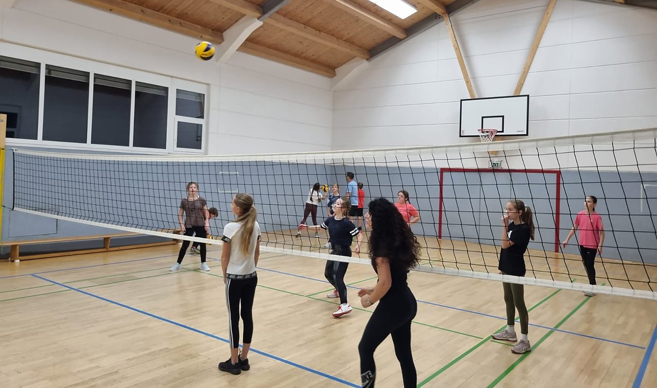 Volleyball_Teenie_Training